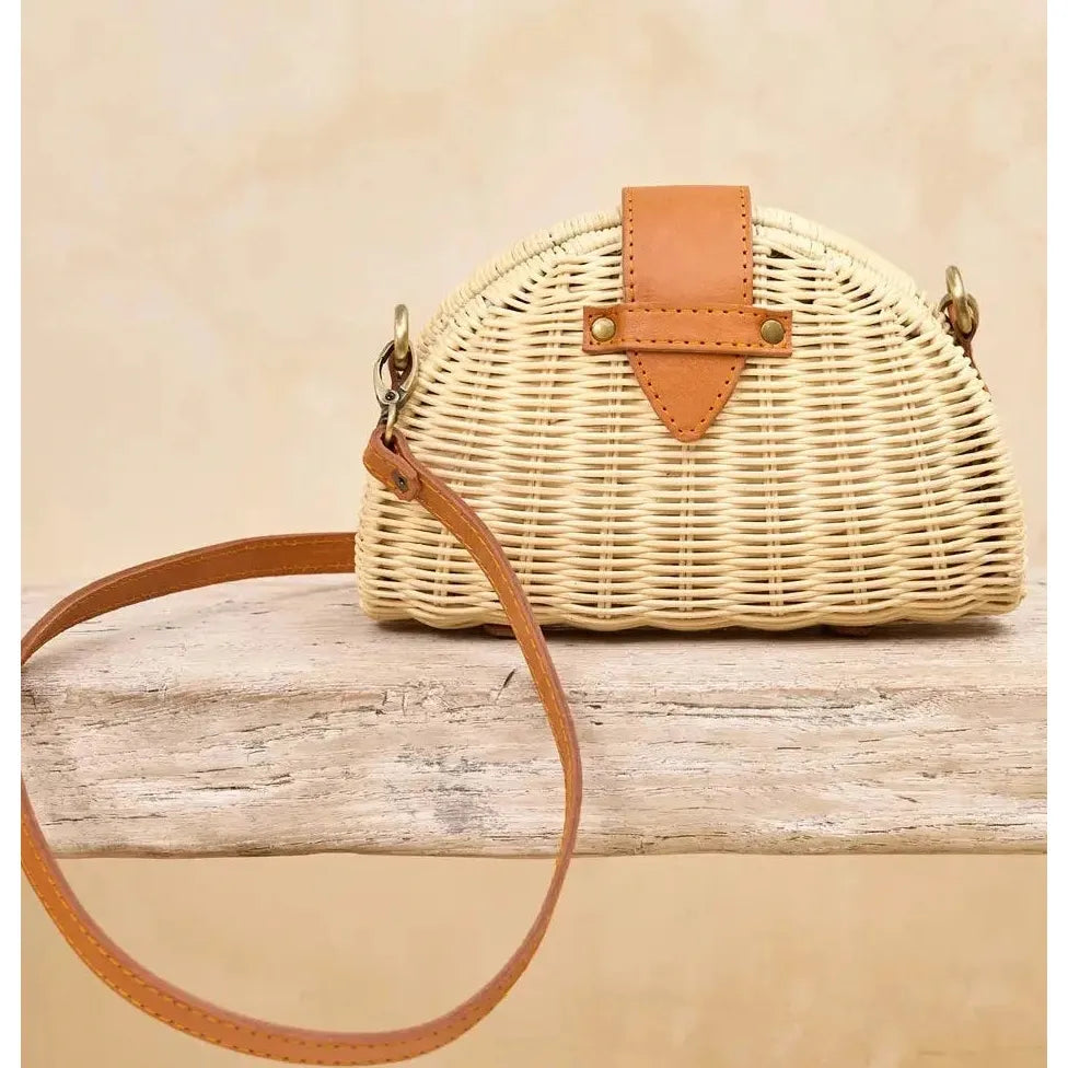 Clamshell Rattan Convertible Clutch - Joanna A. Boutique
