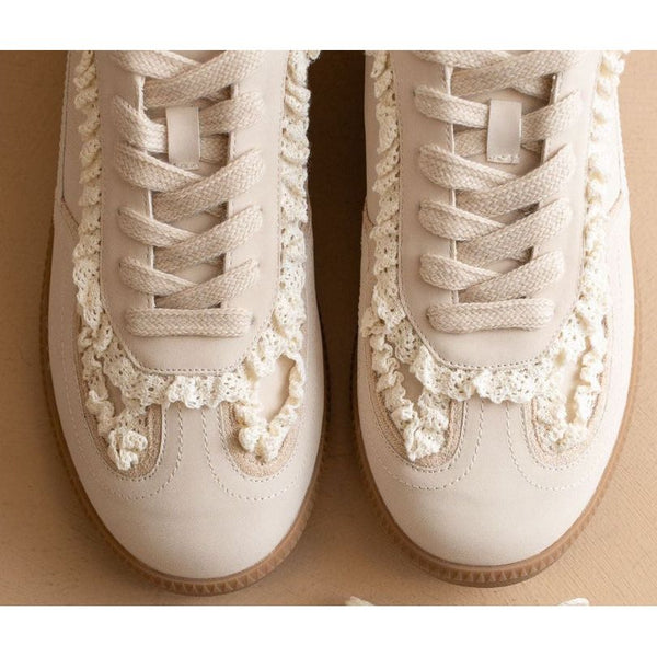 Flora Sneaker