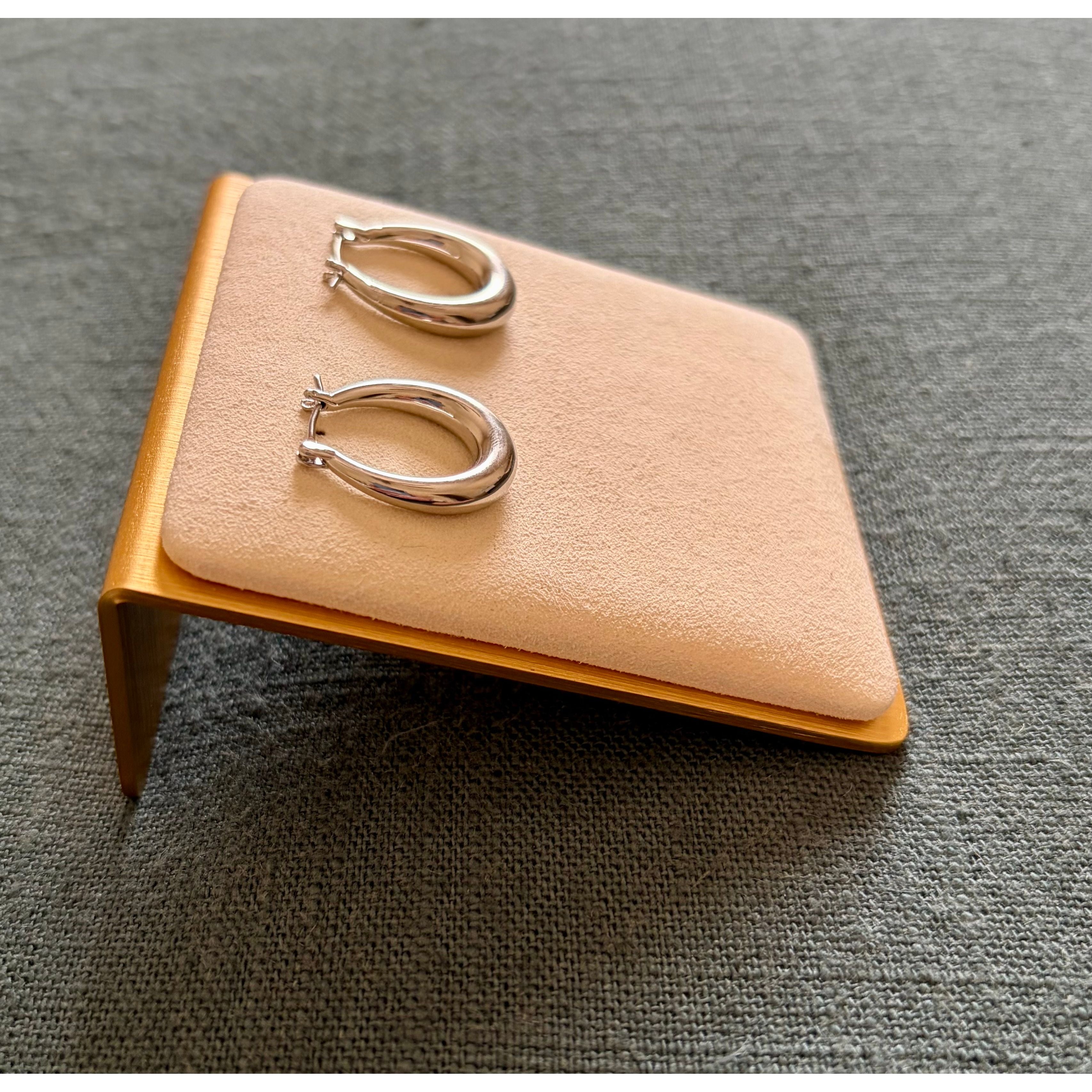 Ari Hoops | White Gold - Joanna A. Boutique