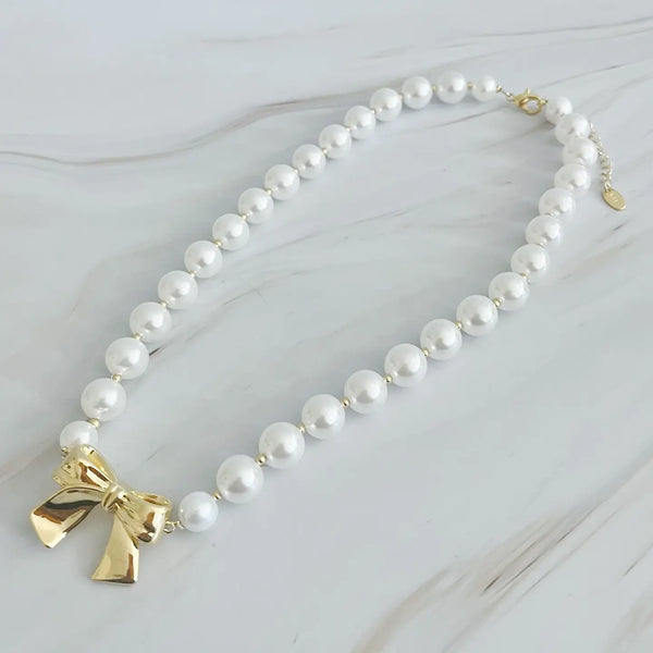 Bow Charm Pearl Necklace