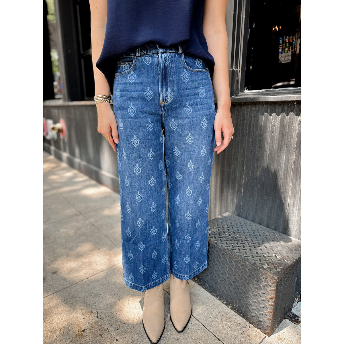 Audrey Jean | Tulip Crest - Joanna A. Boutique