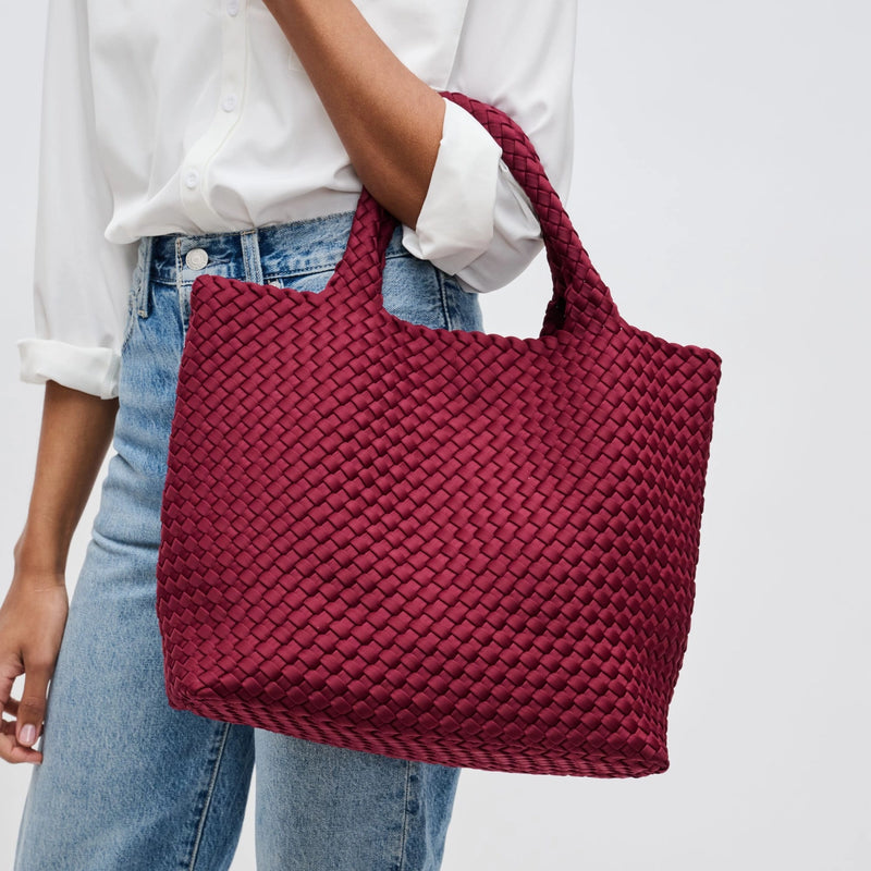 Sky’s The Limit Medium Woven Tote | Wine